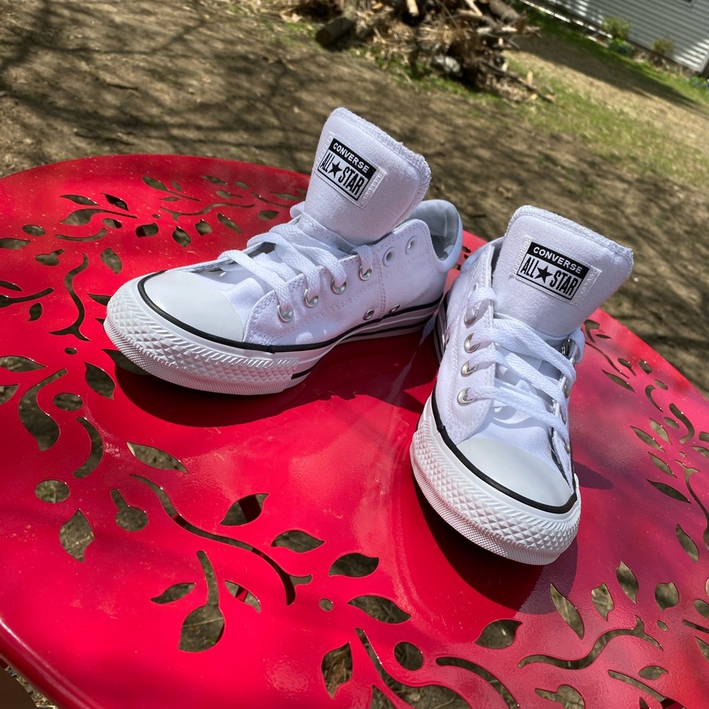 White converse all star sneakers